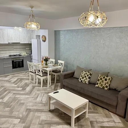 Taya - Moon Mamaia