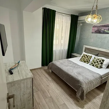 Taya - Moon Apartman Mamaia