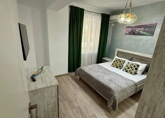 Taya - Moon Apartment Mamaia